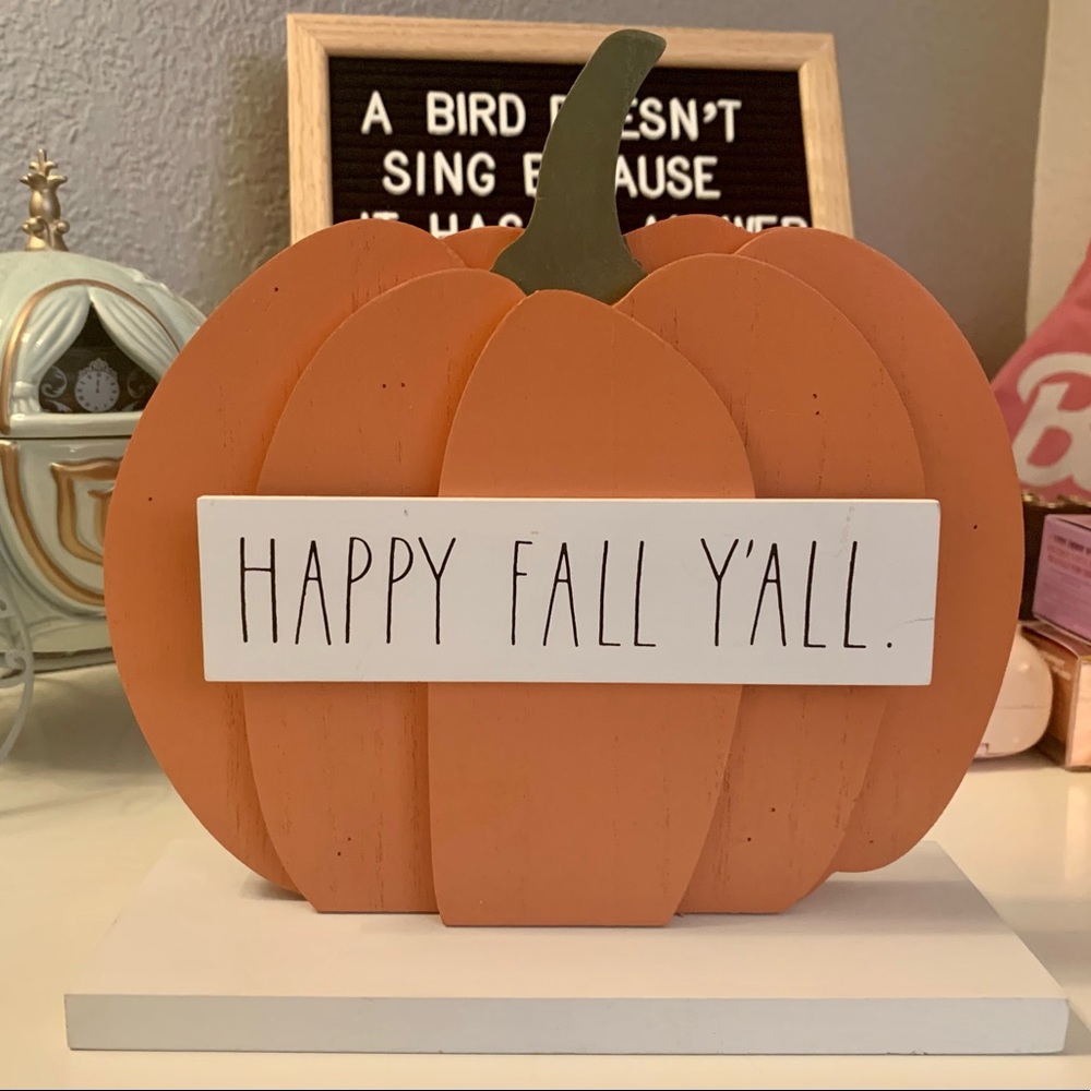 NEW!!! 🧡 Rae Dunn “HAPPY FALL Y’ALL” Rustic Pumpkin 🎃 Sign!!